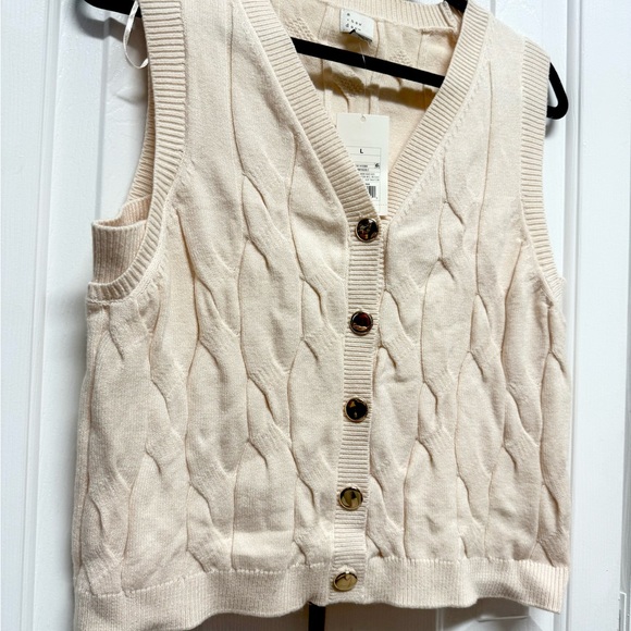 A New Day Cream Knit Vest - Picture 2 of 4